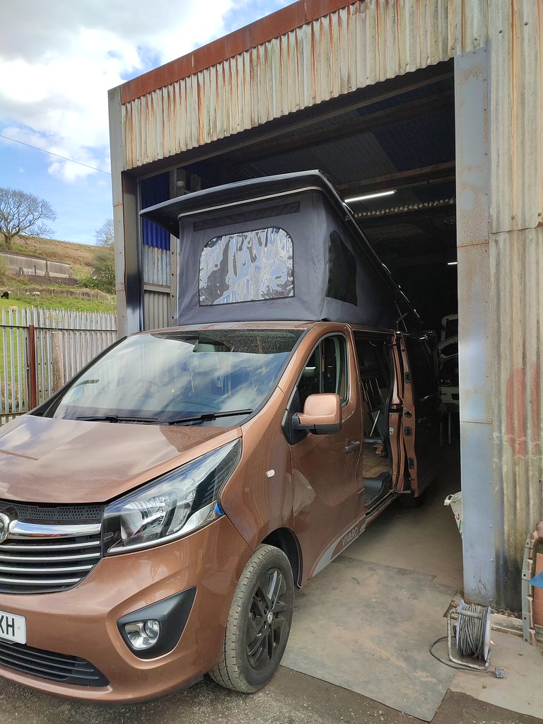 Vauxhall Vivaro – Renault Traffic